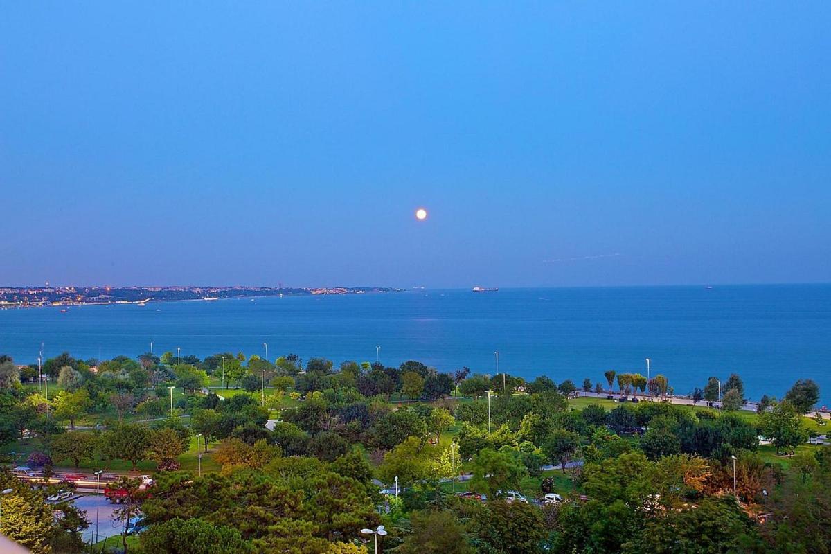 Emirhan Palace Otel *